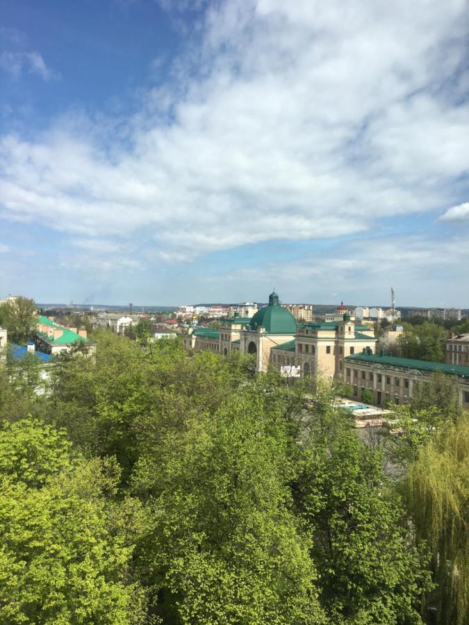 Near Trainstation 603 Ivano-Frankivsk Exterior foto